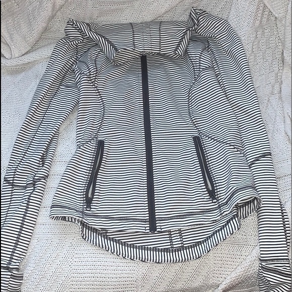 Lululemon Jacket on EBAY auction! - Picture 2 of 7